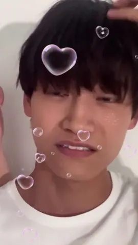 髪切ってばりばりにビジュ良くなったまさやを永遠に見れるように投稿しとくぜぇ。 #aぇgroup #佐野晶哉 