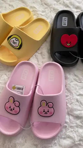 BT21 Joy Slippers รุ่นที่ขายดีที่สุด💜 สอบถามได้ในไอจีนะคะ #VoiceEffects #bts #bt21 #fyp #foryourpage #รองเท้าbt21 #รองเท้าbts #ของสะสมบังทัน #ของสะสมbts #บีทีเอส #บังทัน #บังทันโซยอนดัน #bt21joyslippers