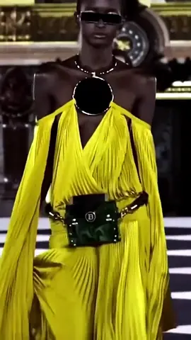 AMIRA @Amira Pinheiro for Balmain                       @balmain @olivier_rousteing #balmain #parisfashionweek #fashiontiktok #fashionshow #amira #fashionmodel #model