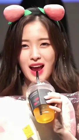 #fancam #kpopidol #eating #Arin #moots? #fypシ #foryoupage #xyzbca #asmrsounds 