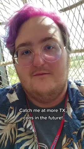 Day 3 Colossalcon means I'm in vacation mode. ✌️ #colossalcontexas #yuurivoice #animeconvention