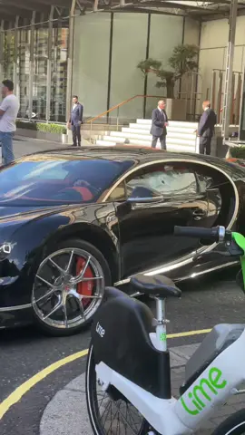 London scenes 😳 This is the reason the hyper car and super car scene is dying in London #fyp #bugatti #chiron #smashed #supercar #hypercar #london