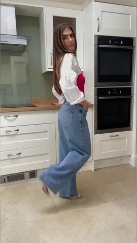 Me: any oversized shirt 🤝 corset on top #foryou #foryoupage #fyp #fashion #fashiontiktok #OOTD #outfitinspo 