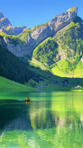 #swissroads 🇨🇭#switzerland #switzerlandnature #roadtrip #seealpsee #appenzell #verliebtindieschweiz #swissbeautiful #sisiswiss 