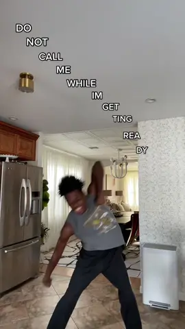 JUST WAIT FOR ME, THE CALLS STRESS ME OUTTTTTTT JUST WAAAAAIIIITTTTTT #friends #justwait #idontlikebeingrushed