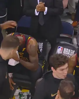 Lebron cried #lebron #lebronjames #lakers #lakersnation #basketball #basketballtiktok #sports #sportstiktok #NBA #nba2k22 #fyp #fypシ #foryou #foryoupage #foryourpage