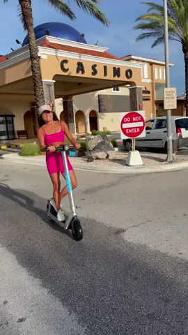 Luvvvvv my @SKIMS #skims #aruba #birdscooter