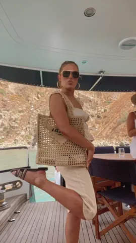 Mykonos outfit of the day #OOTD #mykonos #greece #mykonosgreece #islandstyle