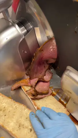 FRENCH DIP SANDWICH! 🔥 Local roast beef on our ciabatta with au jus, served with homemade potato chips. 👌 Available for lunch Tuesday - Friday! #MARKSOFFMADISON #NYC #fyp #roastbeef #sandwich