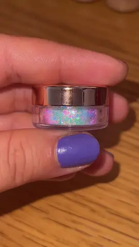 Ho stunning is this pigment?💜 If only you could see it in real life 😍😍😍 @GLAMSHOP #makeup #makeupartist #professionalmakeupartist #promua #fy #fypシ #fypage #viral #makeuplook #creativemakeup #creativemakeuplooks #mua #makeuptransformation #fyp #fypシ゚viral #glamshop #glamshop_pl #glamshoppl