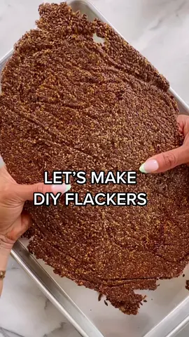 You have to try my DIY “FLACKERS”. Crackers but make them with flax 😏 #flackers #healthyrecipes #lowcarb #keto