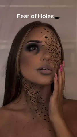 Phobias as makeup: TRYPOPHOBIA🕳 ib @makeuppbyruthie @natashajanewood #fyp #makeup #sfxmakeup #trypophobia 