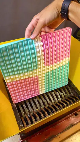 #shreddermachine #shredder #oddlysatisfying #satisfying #shredding 