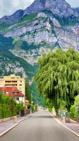 📍Glarus🇨🇭#swissroads #switzerland #switzerlandnature #roadtrip #glarus #klausenpass #verliebtindieschweiz #swissbeautiful #sisiswiss 