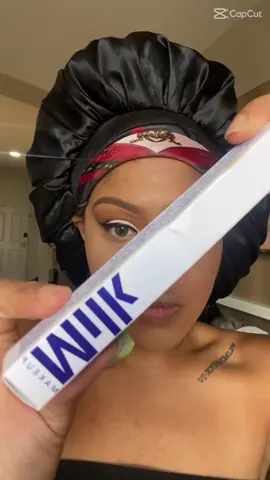 Thank you @milkmakeup for sending me my new fav navy blue eyeliner thats is waterproof and easy to use! #milkmakeup #cleanmakeup #coloreyeliner 