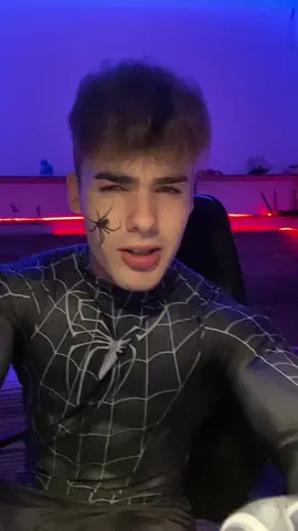 último video de homem aranha agora só volto no halloween bjs