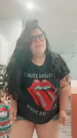 Dejo esto por aquí y me retiro lentamente 😂#trend  #viral  #humor  #gordita  #bodypositivity #fyp  #WorldPrincessWeek 