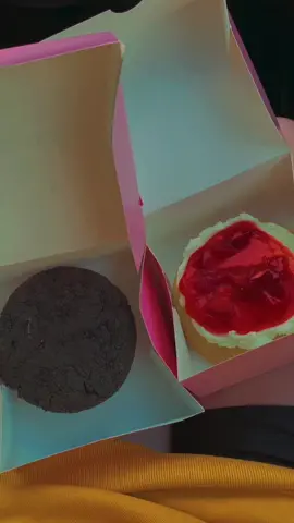 im ur buggest fan @crumblcookies