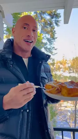 Replying to @62l9_ #therock #frenchtoast #rocktoast #breakfast #streammeals #foodtiktok #tiktokcook #foodies 🎵INNESX