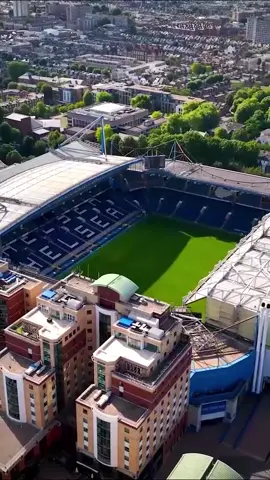 The Stamford Bridge in London, England. It is home of the Chelsea F.C. ⚽️🏴󠁧󠁢󠁥󠁮󠁧󠁿🏟🇬🇧 #stamfordbridge#chelsea#chelseafc#football#stadium#viral#fyp#foryou#fy#foryourpage#worldwalkerz