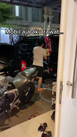 Mobil aja ku rawat, apalagi kamu… Sini aku cuci 😂 #single #singledad #dad #fyp #foryou #xyzbca #indonesia #merdeka #hutri77 #brigadirj #bandingbandingke #mama #paparazzi