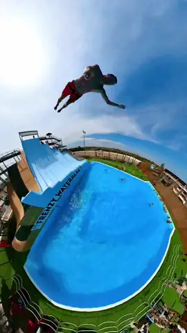 Ad | Capturing all the action with the #insta360onex2 🤯😍 #insta360 #slide #sendit #france #cliffjumping #cliffdiving #fullsend #adrenaline #Summer 