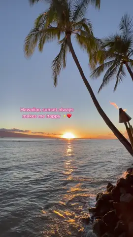 💖 #hawaiisunset #AEJeansSoundOn #goldenhour #mauihawaii 