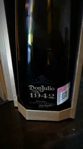 Uno de mis tequilas favoritos Don Julio 1942 😍 #tequila #tequilashots #donjulio #donjulio1942 #unboxing #teenseño #tequilaañejo #tequilaañejando #elmejortequila #elmejortequiladelmundo #tequilachallenge #quevivaeltequila #vivaeltequila