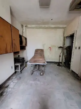 💀 Yorktown Memorial Hospital 💀#letshuntghosts #paranormal #mosthaunted #haunted #haunting #ghosthunting #ghosts #spirits #supernatural #hauntedhospital #hauntedplaces #hauntedtexas #abandoned #abandonedhospital #hauntedtiktok #hauntedtiktoks