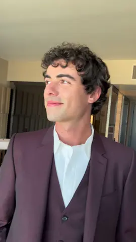 Roby the hottie. Such a sweet sweet king. Go check him out in #PartnerTrack on @netflix this fridayyyy #grooming #mensgrooming #beautifulboy #robyattal #netflix #menshair #hairstyle #hairstyling #hair #mensmakeup 