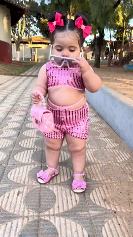 Já tô prontinha pra esse verão com meu look de milhões da @lojaestilosakids !!!! #deslizando #modainfantil #modeloinfantil #bebestiktoks #emalta