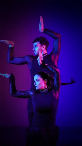 Identity lies in the eyes ✨  #tutting #tuttingdance #dance #dancer