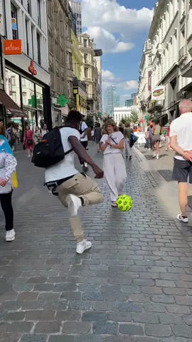 Elle est trop gentille🤣🥰##bruxelles🇧🇪##bruxellemabelle🦋🧡##diallofreestyle2