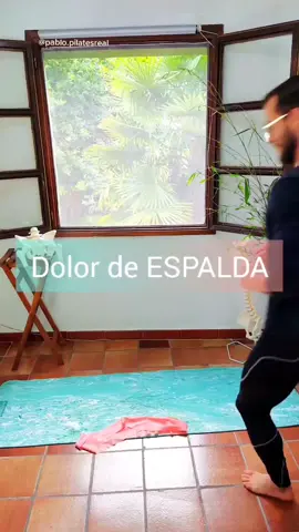 Haz esto para aliviar tu dolor de espalda 🤯  Muchos de tus dolores de espalda nacen del acortamiento de toda tu musculatura paravertebral e intercostal  Cuando esta musculatura se rigidiza y se acorta, también lo hará a su paso toda la musculatura interescapular   Con este maravilloso ejercicio, aliviarás tu dolor de espalda originado por este tipo de desequilibrios musculares asociados al sedentarismo y a malas posturas mantenidas en el tiempo  Recuerda que ante un dolor persistente y mantenido, lo ideal siempre será personalizar tu rutina de entrenamiento terapéutica basándote en tus características y particularidades únicas. Si necesitas ayuda para elaborar un plan de actuación personalizado con el fin de aliviar tu dolor, házmelo saber y estaré encantado de poder ayudarte  #artritis #espaldasana #pilatesonline #nerviociatico #ejercicioencasa #fibromialgia #lumbalgia