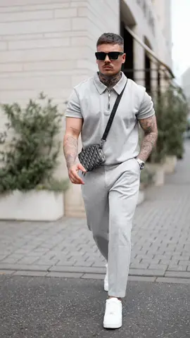 Let’s go #fam ❤️🙏🏼 enjoy your day🤜🏼 #fy #mensfashion #walk #style