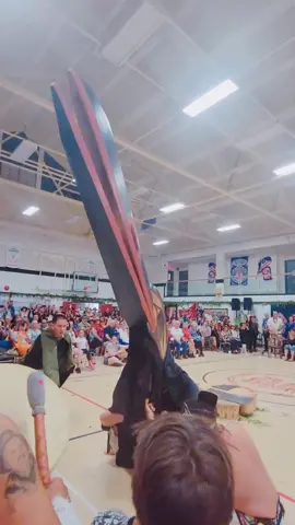 Such an impressive sight to see. #haida #raven #mask #dancer #ceremony #haidagwaii #nativetiktok #community #Pride #Love#healing #feast #culture #indigenous #massett