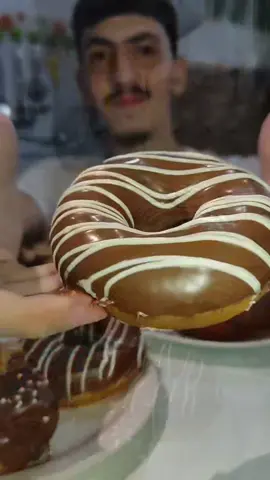 دونت 🍩 بشوكولا لهبال تع دنيا 😍#الجزائر_العاصمة #ghano_cuisine #الجزائر #طبخ_جزائري #وهران #تلمسان #تيك_توك_جزائري #اكسبلور_جزائر_ #طبخ #algerienne