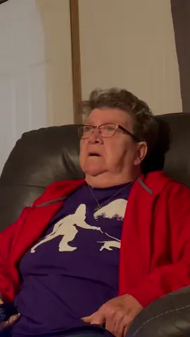 LIGHT PRANK ON GRANDMA! 👵🏼💡😱 #fyp #angrygrandma #prank #comedy #hilarious #trending #viral #grandma #foryourpage #youtube #views #makethisfamous #lmao #aha #bestof #theangrygrandma #halloween #scary #makethisviral