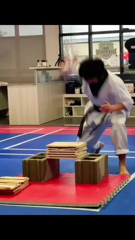 Using the Knife Hand technique to break wooden boards                               #tkd #martialarts #break  #Fitness #blackbelt #taekwondo #grind #gym #technique #success #demonstration #fitnessmotivation #tkdlife #martialartist #martialart #train #training #workout #workhard #workhardplayhard 