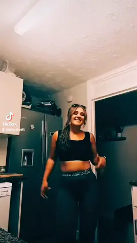 when music is all you need in life💖#healinggirl #betterwhenyournotalone #tiktokdiary #safeplace