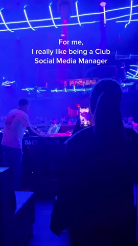 Can’t imagine a more beautiful thing :’) #socialmediamanager #itscorn #nightlife 
