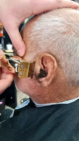 thsts is how you do #barber #trending #wax #ears #clean #topkuts #foryoupage #foryou #usa #canada #mexico #iraq #india #Pakistan #adelaide 