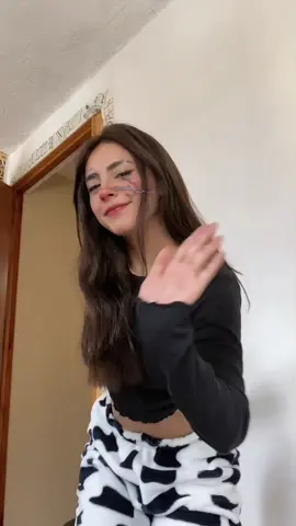 Jaja 🐮  una vaquita  👁👅👁 FAKE BODY! 