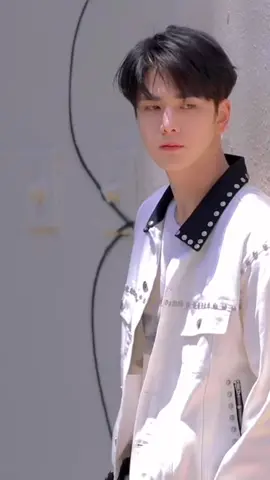 🤍🖤 #younghoon #theboyz #bbanghoon #fyp #fypシ #더보이즈 #viral 