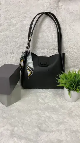 Langsung di chekout bestie sebelum kehabisan 😍#fyp #fypシ #sholderbag #taswanita 