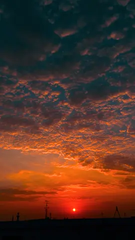 Sunsets in qatar 🫶🏻😌 #fyp #qatar #qatar2022 #cornicheqatar #tiktokqatar #tiktokqatar🇶🇦 #sunsetz #vibesss 