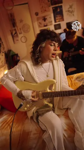 Watch @leo.rizzi - “Sanalö” on ROOM - Listen to the song on all streaming platforms. #gallerysessions #leorizzi #roombygallery @protopixelbcn 