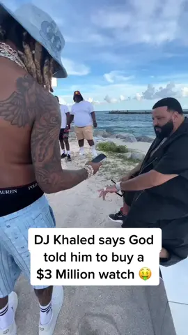 #DJKhaled flexes his new $3 Million watch to #Future ⌚️💰