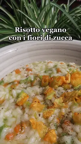 Dosi di questa buonissima #ricettavegana su insta😋😋 #cucinacontiktok #risotto #fioridizucca
