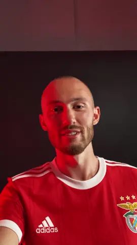 𝙄𝙩'𝙨 𝙚𝙖𝙨𝙮 😅 #Aursnes #Benfica